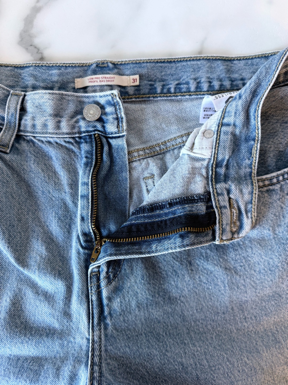 Levi’s Low Pro Straight Jeans Light Wash Normcore Closet Staple Denim size 31 - Picture 9 of 12